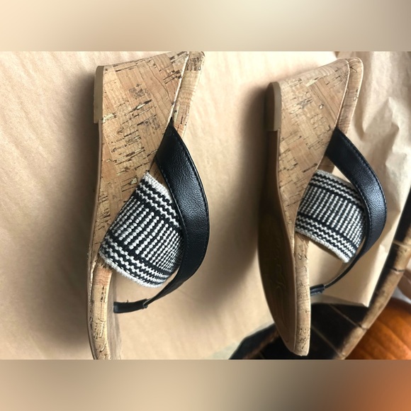 White Mountain Black and Cream Wedge Sandals - Picture 11 of 12